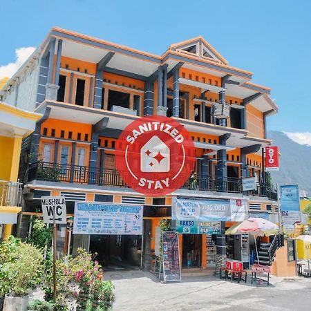 OYO 1351 Tanggulasi Resto&Residence Syariah Magetan Exterior foto