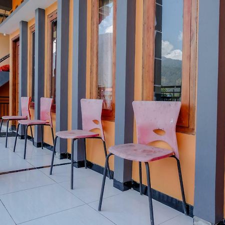 OYO 1351 Tanggulasi Resto&Residence Syariah Magetan Exterior foto